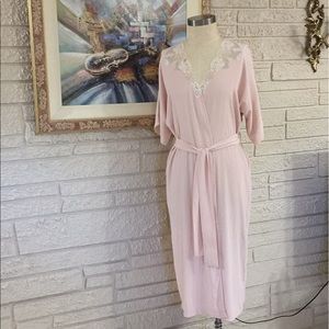 Natori Lace Trim Satin-Back Polyester Robe